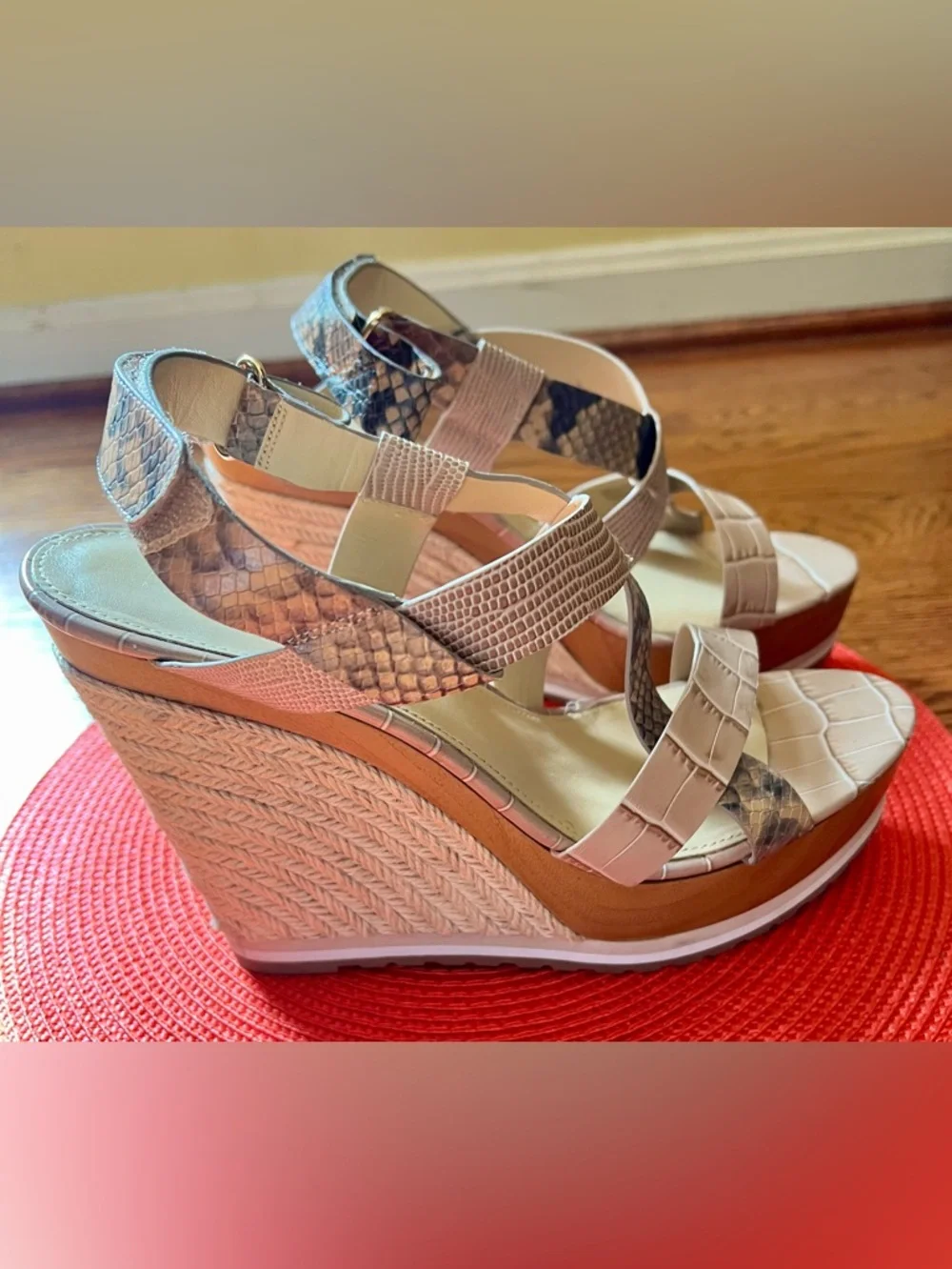 Michael Kors Mackay Wedge Wome Snake-Print Sandals- Like New - Picture 5 of 11